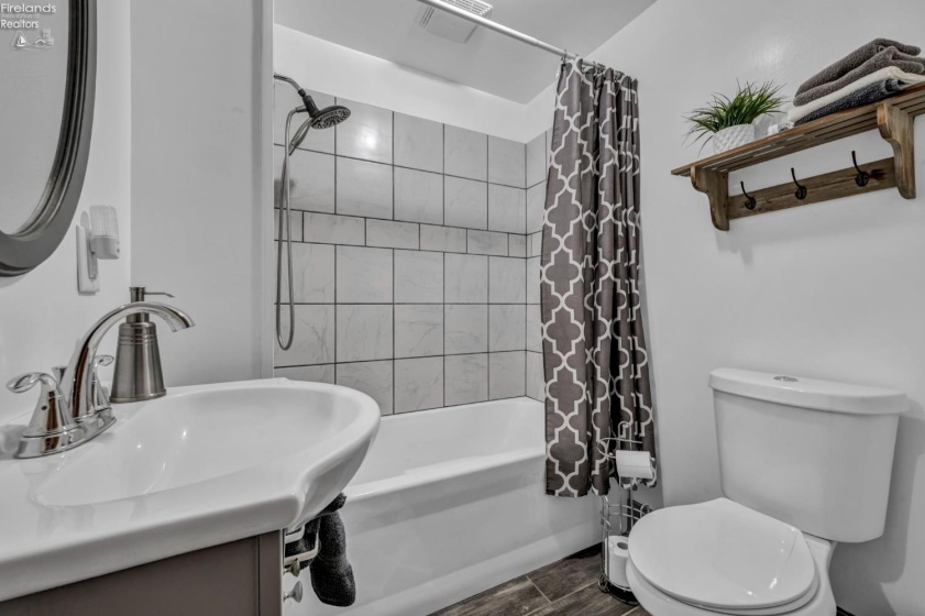 2250 Claus, Vermilion, 44089, 6 Bedrooms Bedrooms, ,3 BathroomsBathrooms,Residential,For Sale,Claus,20262008