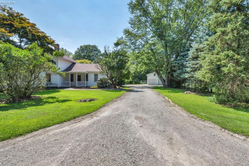 2250 Claus, Vermilion, 44089, 6 Bedrooms Bedrooms, ,3 BathroomsBathrooms,Residential,For Sale,Claus,20262008