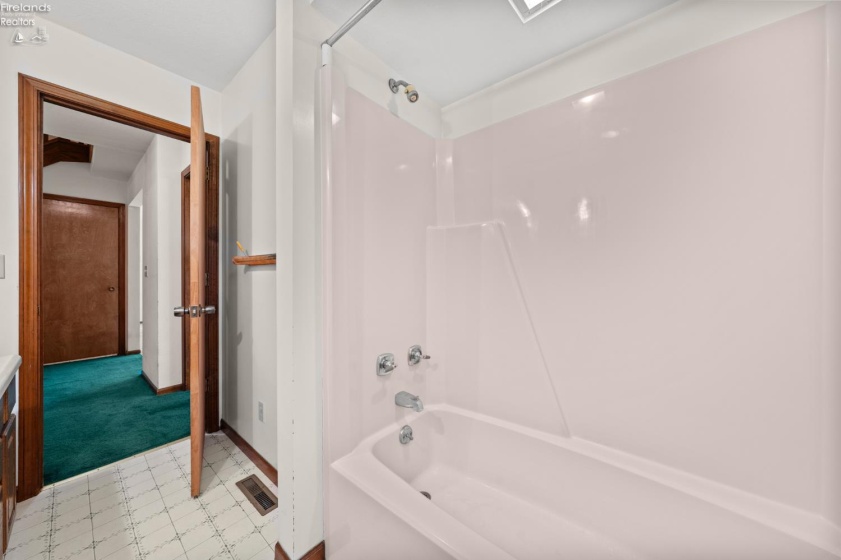 1811 Jeffries Road, Huron, 44839, 4 Bedrooms Bedrooms, ,3 BathroomsBathrooms,Residential,For Sale,Jeffries,20261978