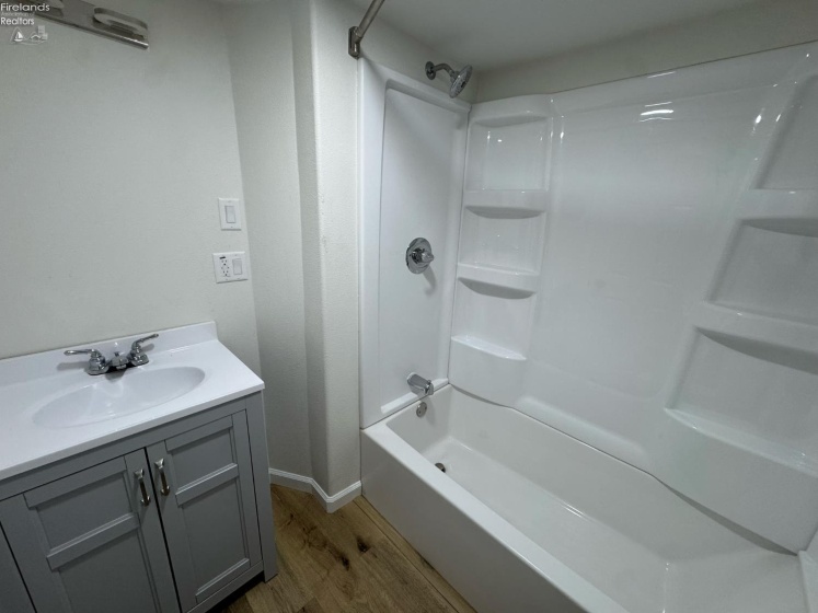 907 Tiffin Street, Fremont, 43420, 2 Bedrooms Bedrooms, ,1 BathroomBathrooms,Residential,For Sale,Tiffin,20262004
