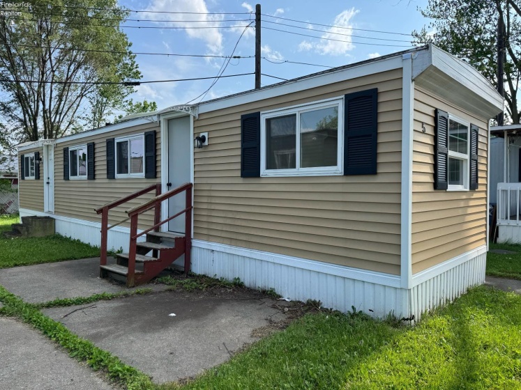 907 Tiffin Street, Fremont, 43420, 2 Bedrooms Bedrooms, ,1 BathroomBathrooms,Residential,For Sale,Tiffin,20262004