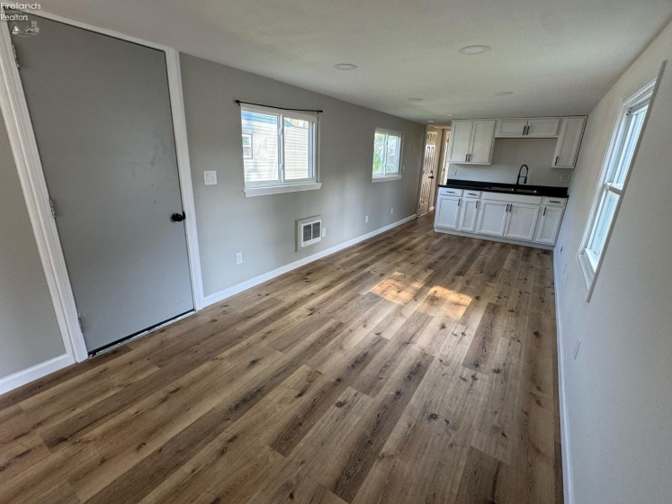 907 Tiffin Street, Fremont, 43420, 2 Bedrooms Bedrooms, ,1 BathroomBathrooms,Residential,For Sale,Tiffin,20262004