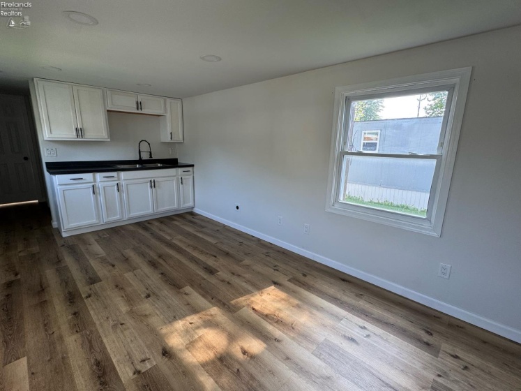 907 Tiffin Street, Fremont, 43420, 2 Bedrooms Bedrooms, ,1 BathroomBathrooms,Residential,For Sale,Tiffin,20262004