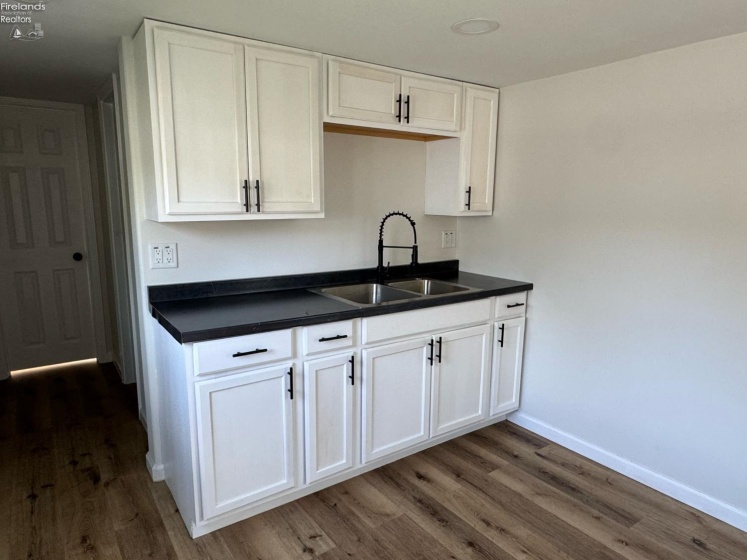 907 Tiffin Street, Fremont, 43420, 2 Bedrooms Bedrooms, ,1 BathroomBathrooms,Residential,For Sale,Tiffin,20262004