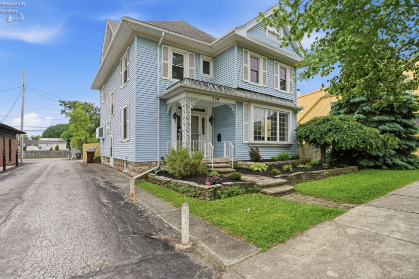 209 Jefferson Street, Tiffin, 44883, 4 Bedrooms Bedrooms, ,3 BathroomsBathrooms,Residential,For Sale,Jefferson,20261933