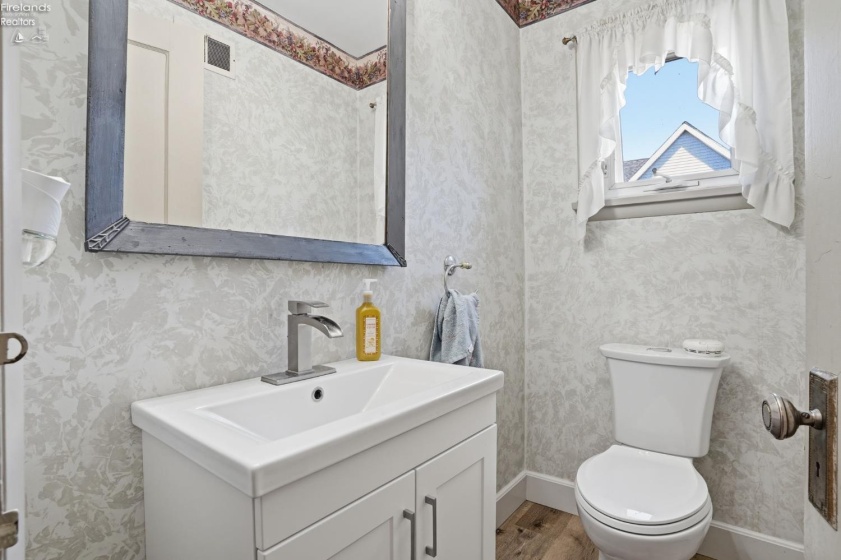 209 Jefferson Street, Tiffin, 44883, 4 Bedrooms Bedrooms, ,3 BathroomsBathrooms,Residential,For Sale,Jefferson,20261933