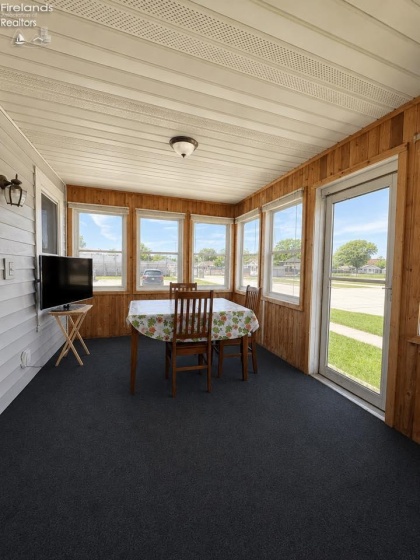 515 Fifth Street, Port Clinton, 43452, 2 Bedrooms Bedrooms, ,1 BathroomBathrooms,Residential,For Sale,Fifth,20261984