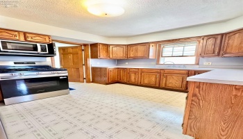 515 Fifth Street, Port Clinton, 43452, 2 Bedrooms Bedrooms, ,1 BathroomBathrooms,Residential,For Sale,Fifth,20261984