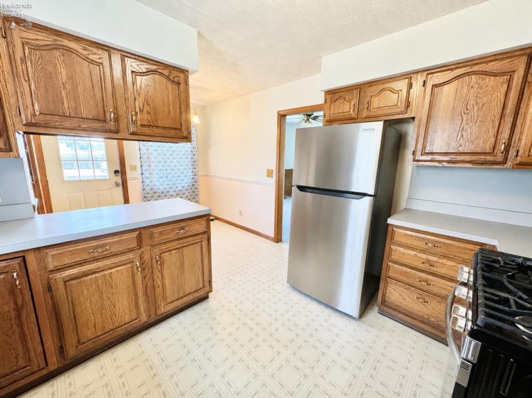 515 Fifth Street, Port Clinton, 43452, 2 Bedrooms Bedrooms, ,1 BathroomBathrooms,Residential,For Sale,Fifth,20261984