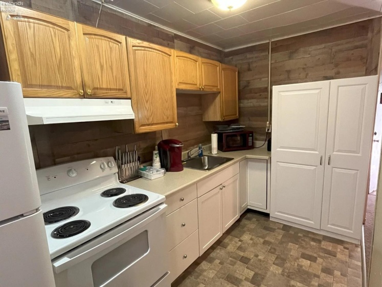 242 Worthy Street, Marblehead, 43440, 4 Bedrooms Bedrooms, ,2 BathroomsBathrooms,Residential,For Sale,Worthy,20262013