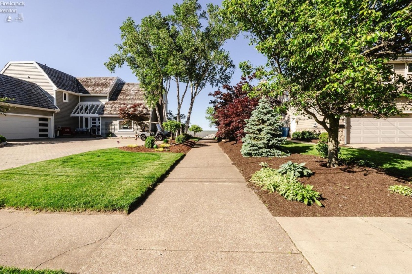 1011 Dockway, Huron, 44839, 3 Bedrooms Bedrooms, ,3 BathroomsBathrooms,Residential,For Sale,Dockway,20262001