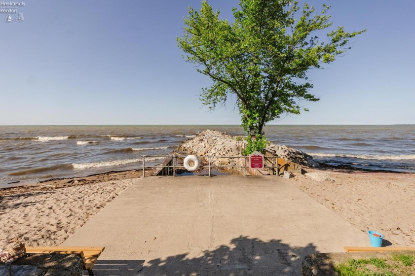 1011 Dockway, Huron, 44839, 3 Bedrooms Bedrooms, ,3 BathroomsBathrooms,Residential,For Sale,Dockway,20262001