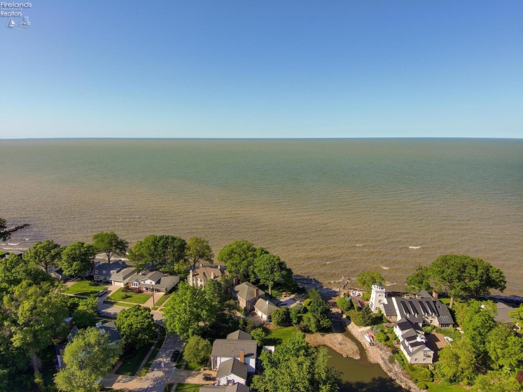 1011 Dockway, Huron, 44839, 3 Bedrooms Bedrooms, ,3 BathroomsBathrooms,Residential,For Sale,Dockway,20262001