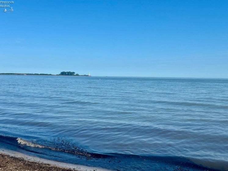 1011 Dockway, Huron, 44839, 3 Bedrooms Bedrooms, ,3 BathroomsBathrooms,Residential,For Sale,Dockway,20262001
