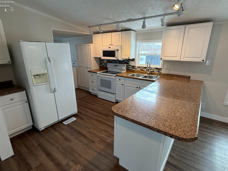45 Bass Circle, Marblehead, 43440, 3 Bedrooms Bedrooms, ,2 BathroomsBathrooms,Residential,For Sale,Bass Circle,20262014