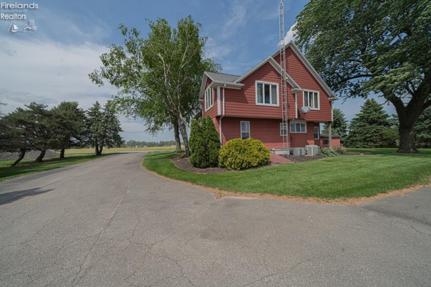 325 Stahl Road, Fremont, 43420, 6 Bedrooms Bedrooms, ,2 BathroomsBathrooms,Residential,For Sale,Stahl,20261866