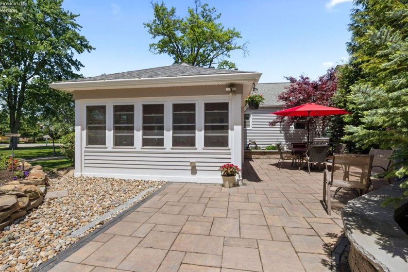 33161 Lake Road, Avon Lake, 44012, 3 Bedrooms Bedrooms, ,2 BathroomsBathrooms,Residential,For Sale,Lake,20261916