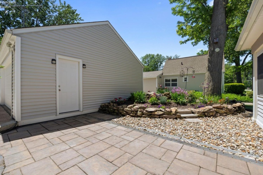 33161 Lake Road, Avon Lake, 44012, 3 Bedrooms Bedrooms, ,2 BathroomsBathrooms,Residential,For Sale,Lake,20261916