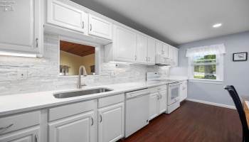 33161 Lake Road, Avon Lake, 44012, 3 Bedrooms Bedrooms, ,2 BathroomsBathrooms,Residential,For Sale,Lake,20261916 33161 Lake Road, Avon Lake, 44012, 3 Bedrooms Bedrooms, ,2 BathroomsBathrooms,Residential,For Sale,Lake,20261916