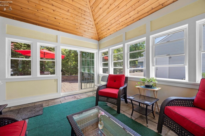 33161 Lake Road, Avon Lake, 44012, 3 Bedrooms Bedrooms, ,2 BathroomsBathrooms,Residential,For Sale,Lake,20261916