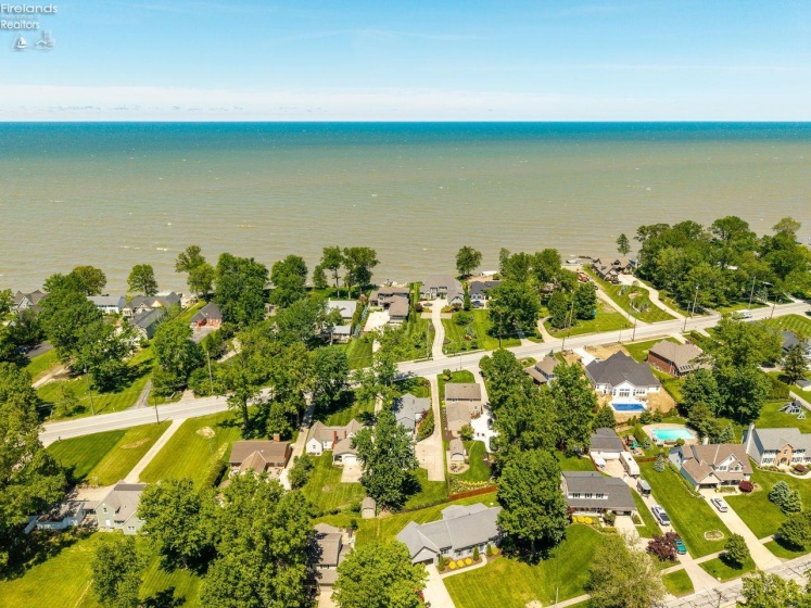 33161 Lake Road, Avon Lake, 44012, 3 Bedrooms Bedrooms, ,2 BathroomsBathrooms,Residential,For Sale,Lake,20261916