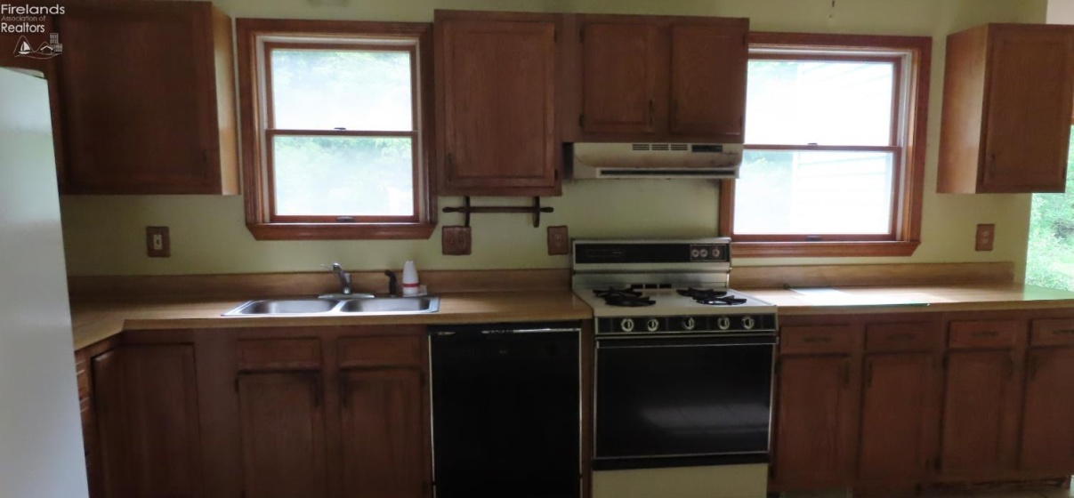 695 Morris Drive, Vermilion, 44089, 4 Bedrooms Bedrooms, ,2 BathroomsBathrooms,Residential,For Sale,Morris,20262028
