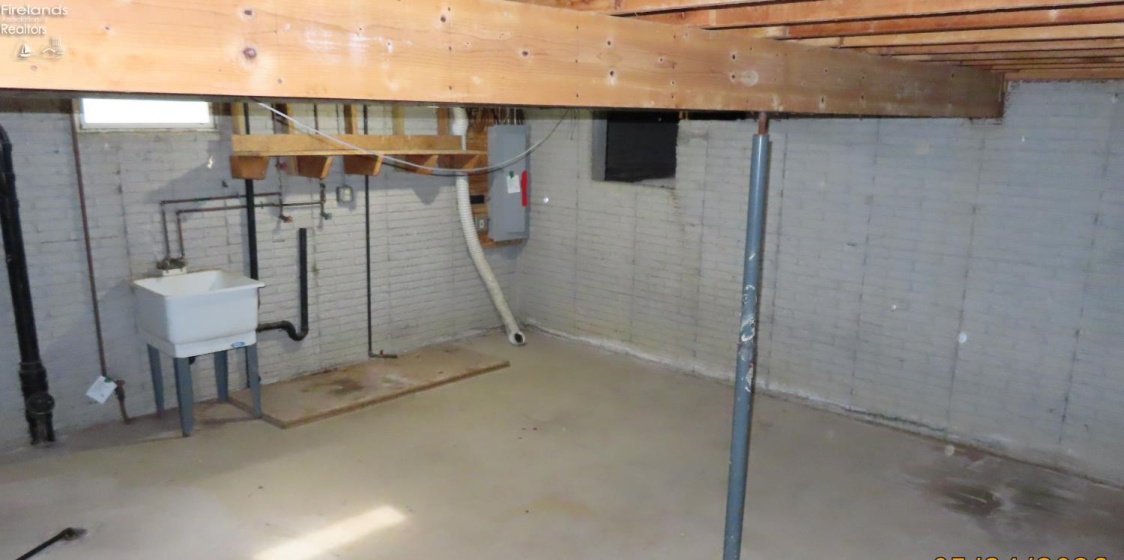 695 Morris Drive, Vermilion, 44089, 4 Bedrooms Bedrooms, ,2 BathroomsBathrooms,Residential,For Sale,Morris,20262028
