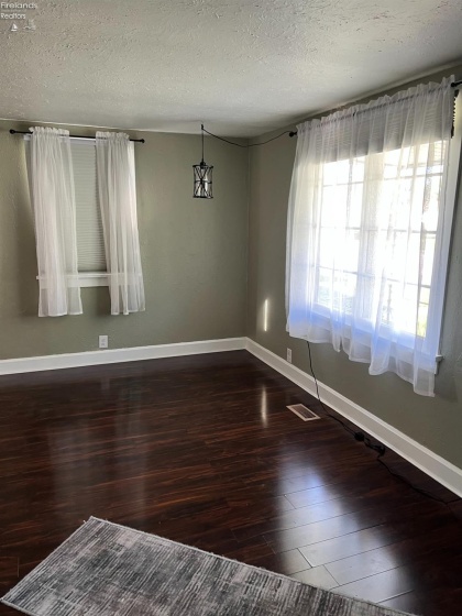 77 Kensington Avenue, Tiffin, 44883, 2 Bedrooms Bedrooms, ,2 BathroomsBathrooms,Residential,For Sale,Kensington,20262027