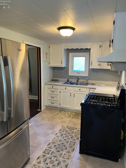 77 Kensington Avenue, Tiffin, 44883, 2 Bedrooms Bedrooms, ,2 BathroomsBathrooms,Residential,For Sale,Kensington,20262027