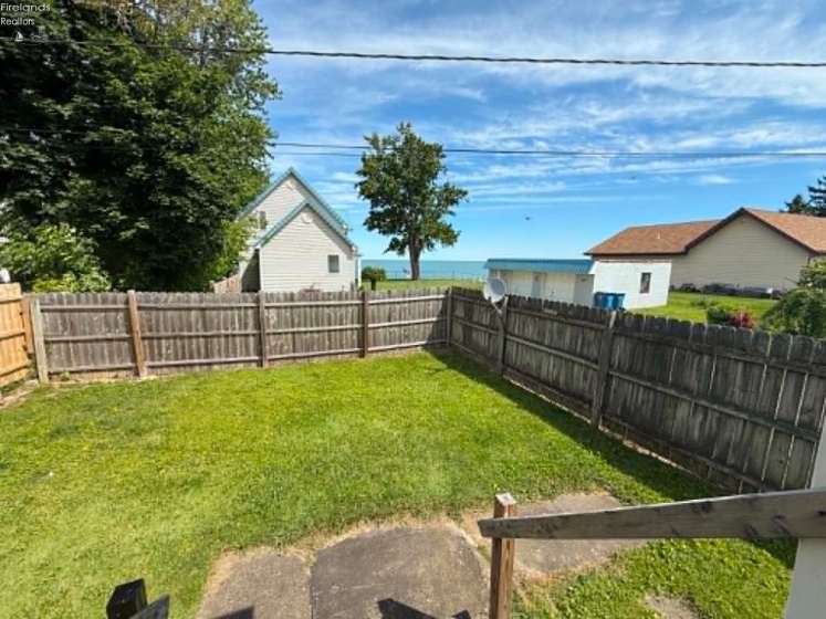 2 Andress Court, Lorain, 44052, 2 Bedrooms Bedrooms, ,2 BathroomsBathrooms,Residential,For Sale,Andress,20262038