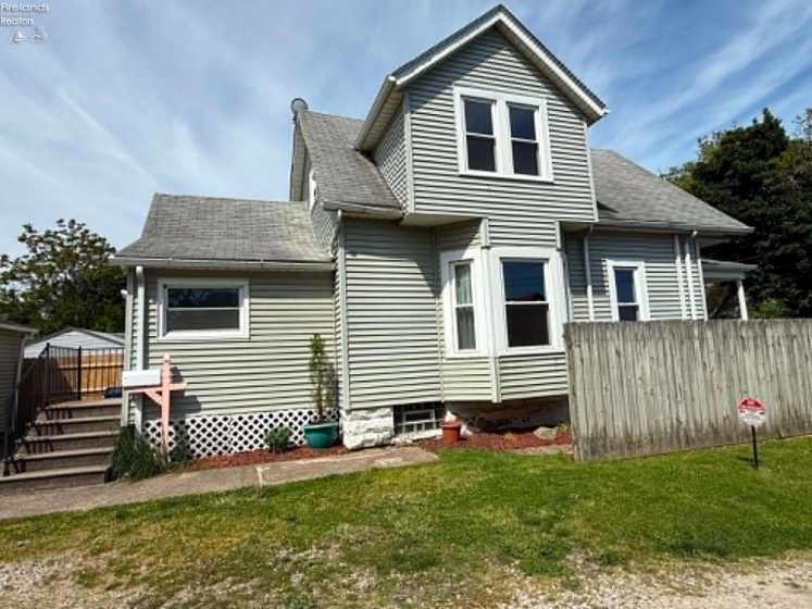 2 Andress Court, Lorain, 44052, 2 Bedrooms Bedrooms, ,2 BathroomsBathrooms,Residential,For Sale,Andress,20262038