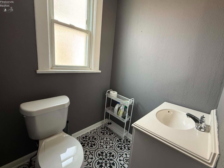 2 Andress Court, Lorain, 44052, 2 Bedrooms Bedrooms, ,2 BathroomsBathrooms,Residential,For Sale,Andress,20262038
