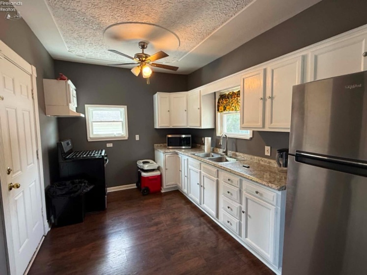 2 Andress Court, Lorain, 44052, 2 Bedrooms Bedrooms, ,2 BathroomsBathrooms,Residential,For Sale,Andress,20262038