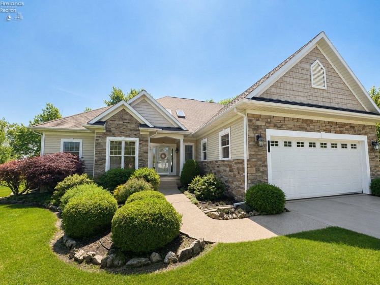 1042 Lost Lake Road, Port Clinton, 43452, 3 Bedrooms Bedrooms, ,4 BathroomsBathrooms,Residential,For Sale,Lost Lake,20261878