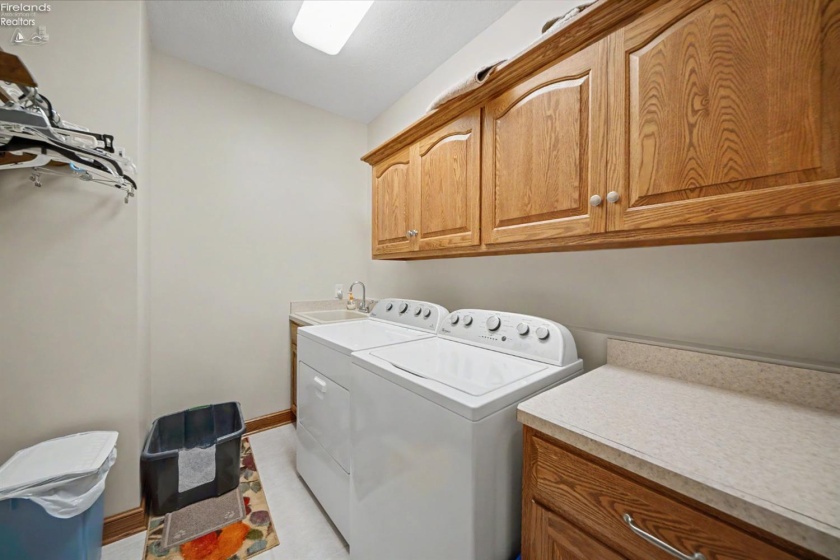 1042 Lost Lake Road, Port Clinton, 43452, 3 Bedrooms Bedrooms, ,4 BathroomsBathrooms,Residential,For Sale,Lost Lake,20261878