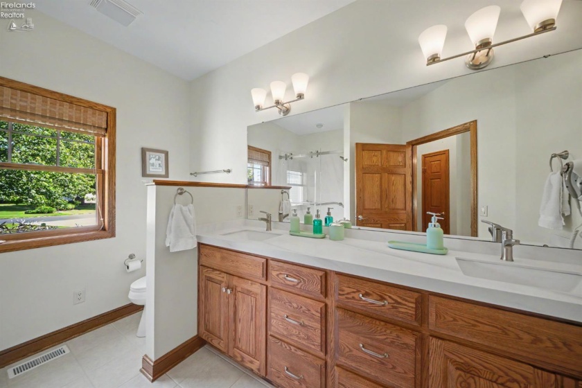 1042 Lost Lake Road, Port Clinton, 43452, 3 Bedrooms Bedrooms, ,4 BathroomsBathrooms,Residential,For Sale,Lost Lake,20261878