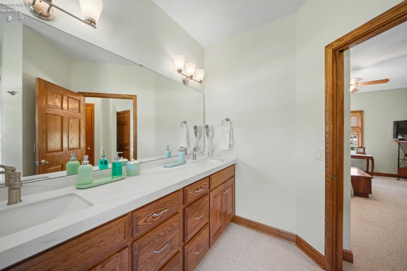 1042 Lost Lake Road, Port Clinton, 43452, 3 Bedrooms Bedrooms, ,4 BathroomsBathrooms,Residential,For Sale,Lost Lake,20261878
