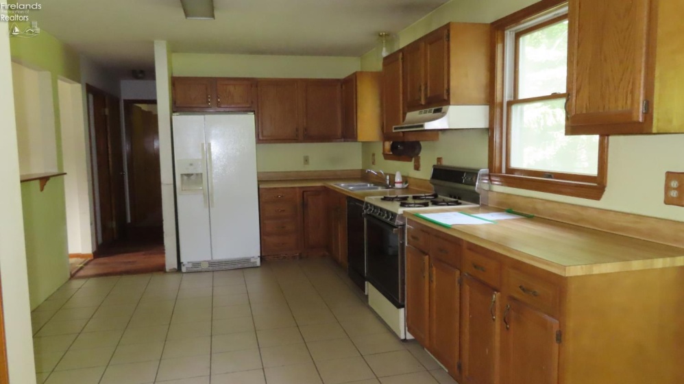 695 Morris Drive, Vermilion, 44089, 4 Bedrooms Bedrooms, ,2 BathroomsBathrooms,Residential,For Sale,Morris,20262028