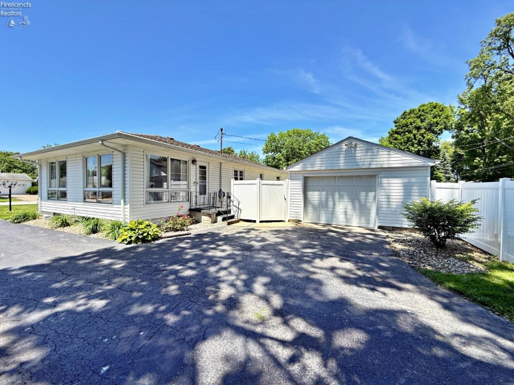25 Linwood Road, Tiffin, 44883, 3 Bedrooms Bedrooms, ,2 BathroomsBathrooms,Residential,For Sale,Linwood,20262006