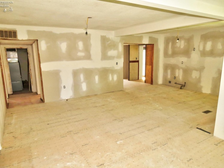 1026 Lincoln Avenue, Fostoria, 44830, 2 Bedrooms Bedrooms, ,3 BathroomsBathrooms,Residential,For Sale,Lincoln,20262066