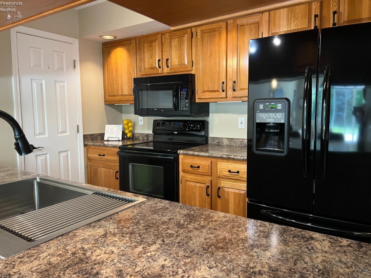 404 Leisure Drive, Huron, 44839, 3 Bedrooms Bedrooms, ,2 BathroomsBathrooms,Residential,For Sale,Leisure,20261994