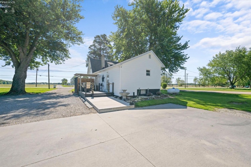 7407 Hayes Avenue, Sandusky, 44870, 2 Bedrooms Bedrooms, ,1 BathroomBathrooms,Residential,For Sale,Hayes,20262075