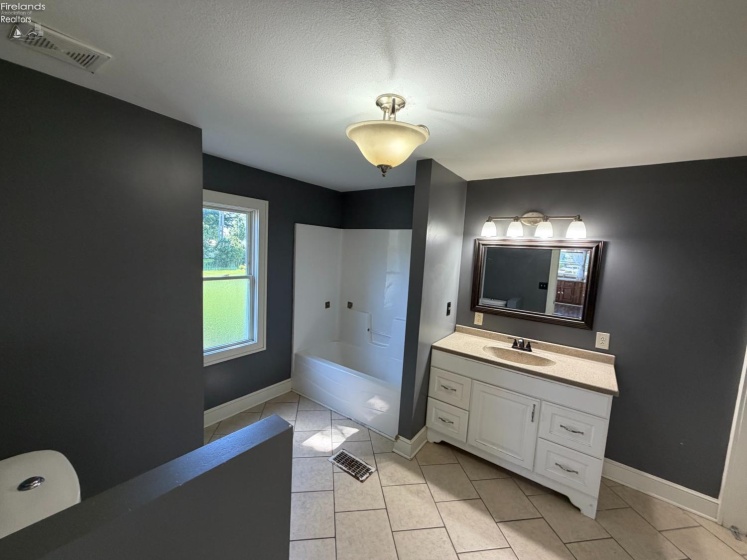 822 Eulalia Avenue, Upper Sandusky, 43351, 4 Bedrooms Bedrooms, ,2 BathroomsBathrooms,Residential,For Sale,Eulalia,20262046