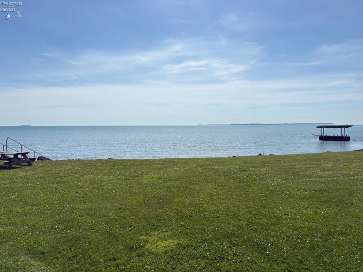348 Toledo Avenue, Put-In-Bay, 43456, 1 Bedroom Bedrooms, ,1 BathroomBathrooms,Residential,For Sale,Toledo,20262015