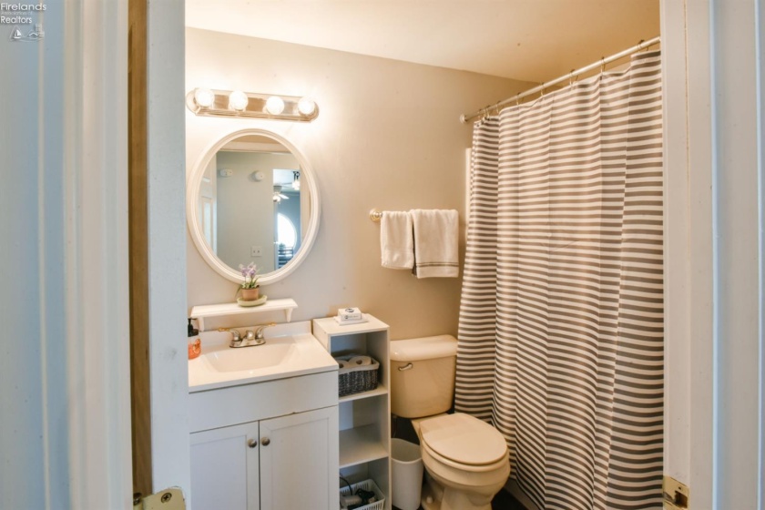264 Clinton Reef, Port Clinton, 43452, 1 Bedroom Bedrooms, ,1 BathroomBathrooms,Residential,For Sale,Clinton Reef,20262037