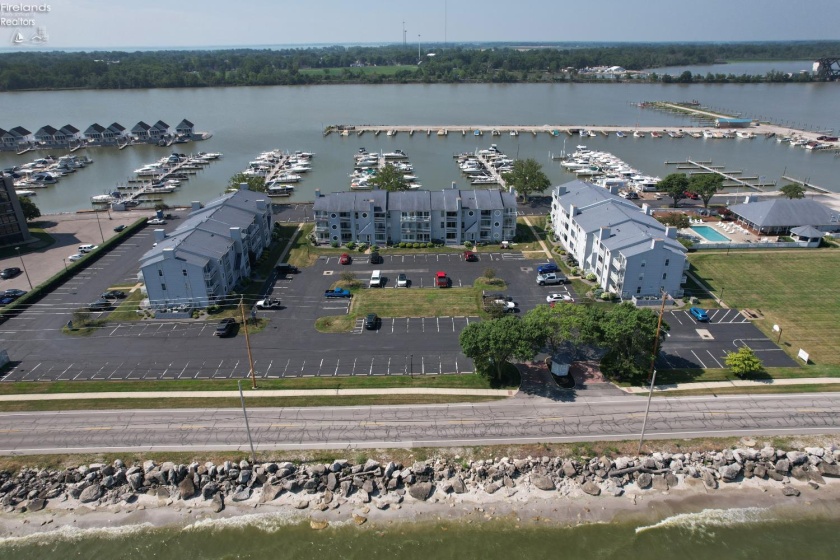264 Clinton Reef, Port Clinton, 43452, 1 Bedroom Bedrooms, ,1 BathroomBathrooms,Residential,For Sale,Clinton Reef,20262037
