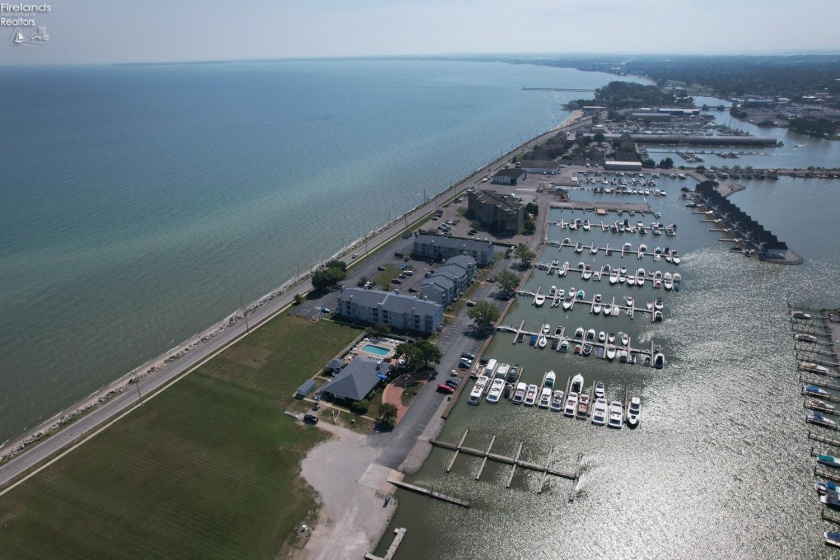 264 Clinton Reef, Port Clinton, 43452, 1 Bedroom Bedrooms, ,1 BathroomBathrooms,Residential,For Sale,Clinton Reef,20262037