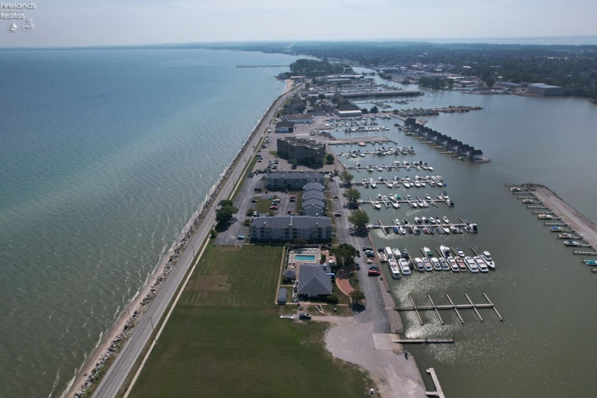 264 Clinton Reef, Port Clinton, 43452, 1 Bedroom Bedrooms, ,1 BathroomBathrooms,Residential,For Sale,Clinton Reef,20262037
