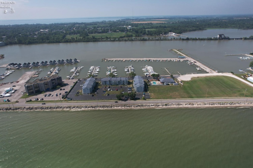 264 Clinton Reef, Port Clinton, 43452, 1 Bedroom Bedrooms, ,1 BathroomBathrooms,Residential,For Sale,Clinton Reef,20262037