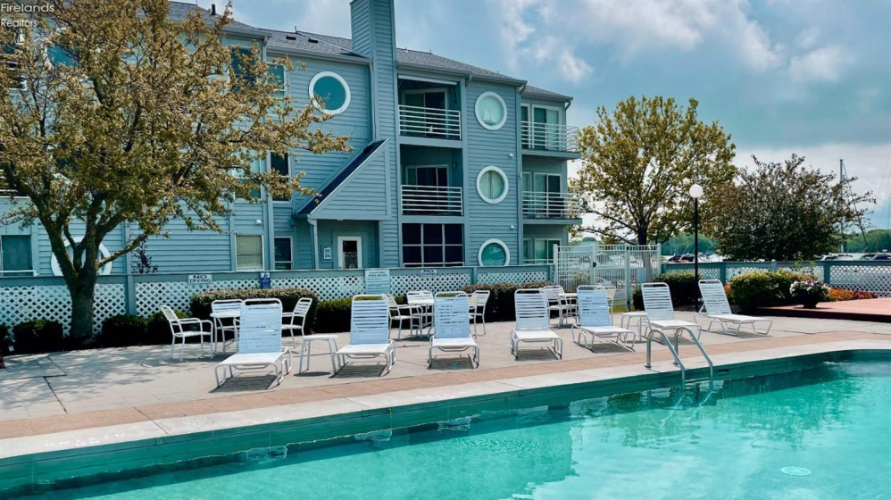264 Clinton Reef, Port Clinton, 43452, 1 Bedroom Bedrooms, ,1 BathroomBathrooms,Residential,For Sale,Clinton Reef,20262037
